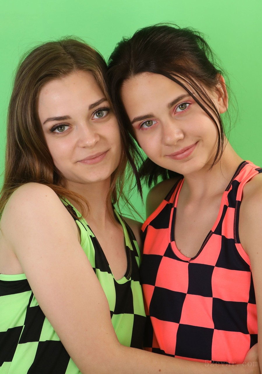 [217P+1V] Multi短裙双人写真